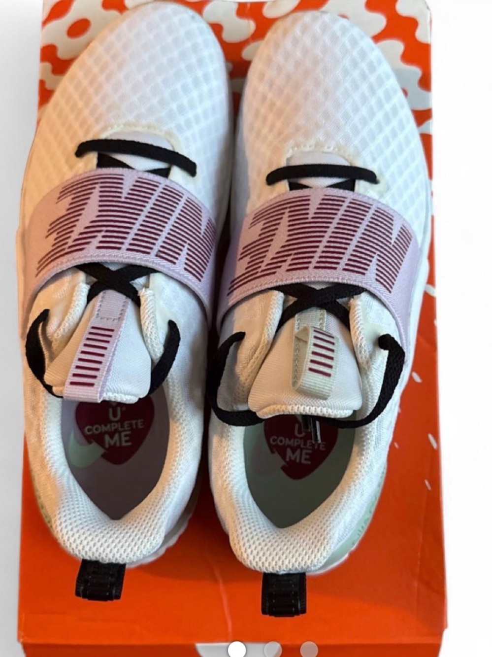 Women’s Nike Renew In Season TR-9 White/light pink sneakers